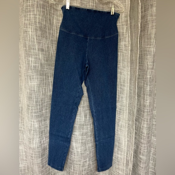 Yummie Denim shaping legging- Medium - Picture 4 of 8
